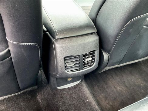 Used 2017 Ford Fusion SE w/ Equipment Group 201A FWD image 13