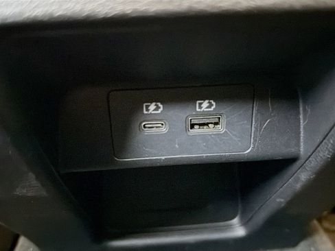 Used 2023 Mitsubishi Outlander SE image 28