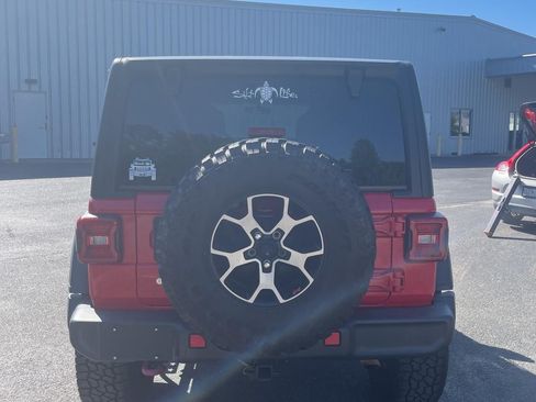 Used 2019 Jeep Wrangler Unlimited Rubicon w/ LED Lighting Group AWD/4WD image 4
