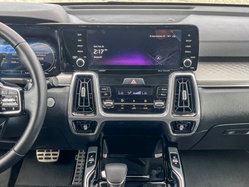 Used 2023 Kia Sorento SX image 12