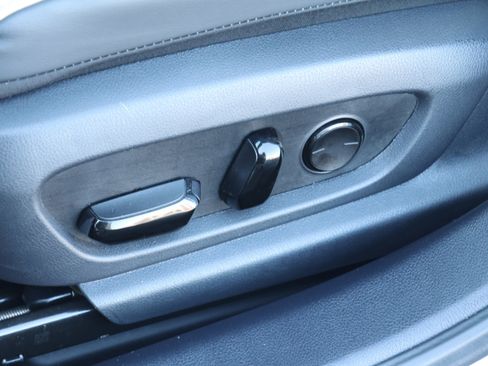 Used 2025 Lexus ES 350 w/ Premium Package image 31