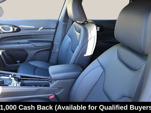 New 2026 Jeep Compass Latitude image 9