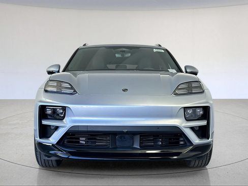 New 2026 Porsche Macan Turbo Electric AWD/4WD image 11