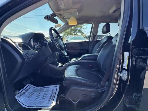 Used 2019 Dodge Journey Crossroad w/ Navigation Group image 9