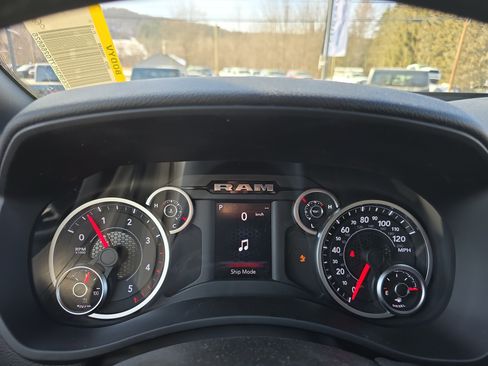 New 2026 RAM 3500 Big Horn AWD/4WD image 23