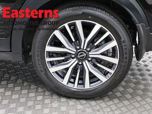 Used 2023 Nissan Kicks SV image 32