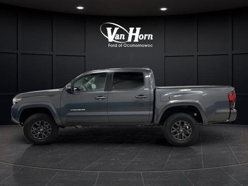 Used 2023 Toyota Tacoma SR5 w/ Technology Package image 10