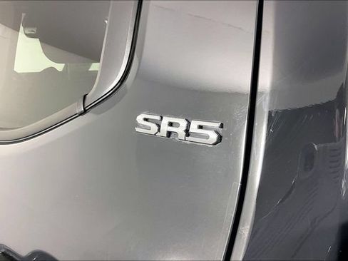 Used 2025 Toyota Tacoma SR5 AWD/4WD image 23