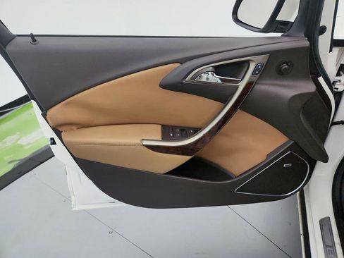 Used 2012 Buick Verano Leather image 19