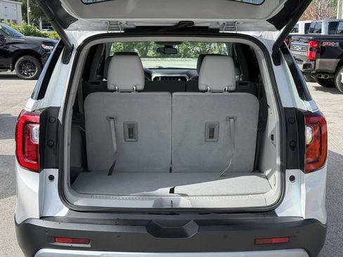 Used 2020 GMC Acadia SLT w/ Driver Alert Package II FWD image 11