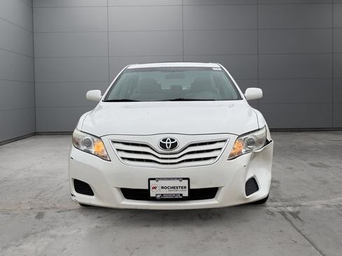 Used 2010 Toyota Camry LE FWD image 8