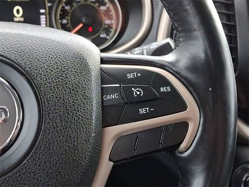 Used 2014 Jeep Cherokee Latitude w/ Comfort/Convenience Group image 21