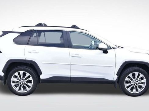 Used 2024 Toyota RAV4 XLE Premium image 5