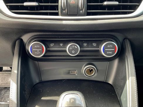 Used 2018 Alfa Romeo Stelvio AWD image 30