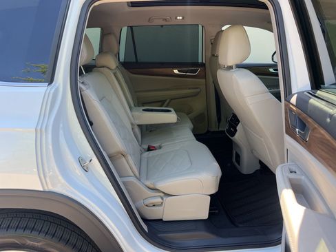 Certified 2026 Volkswagen Atlas SE w/ Panoramic Sunroof Package image 39