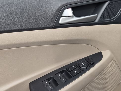 Used 2019 Hyundai Tucson Value FWD image 21