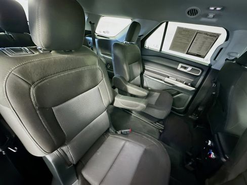 Used 2023 Ford Explorer XLT AWD/4WD image 27