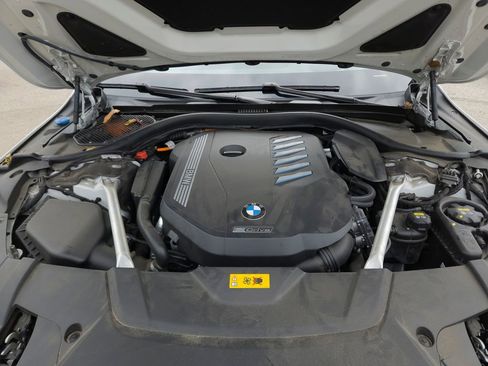 Used 2022 BMW 745e xDrive w/ M Sport Package image 22