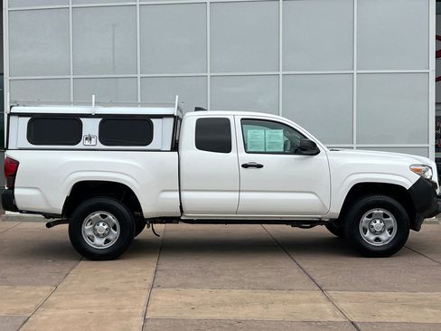 Certified 2022 Toyota Tacoma SR image 3