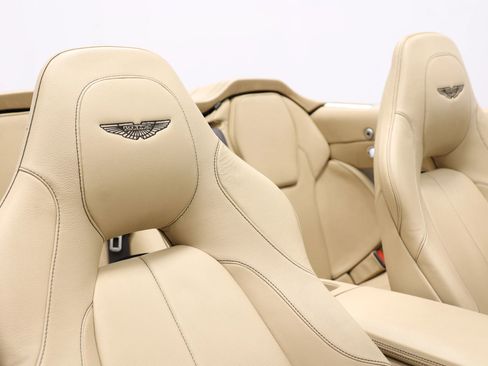 Used 2016 Aston Martin Vanquish Volante RWD image 72