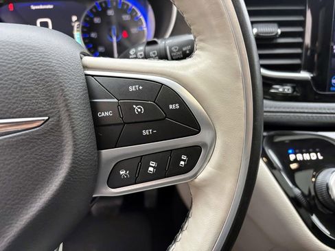 Used 2019 Chrysler Pacifica Limited w/ Advanced Safetytec Group image 18