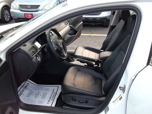 Used 2014 Volkswagen Passat 1.8T Wolfsburg Edition FWD image 8