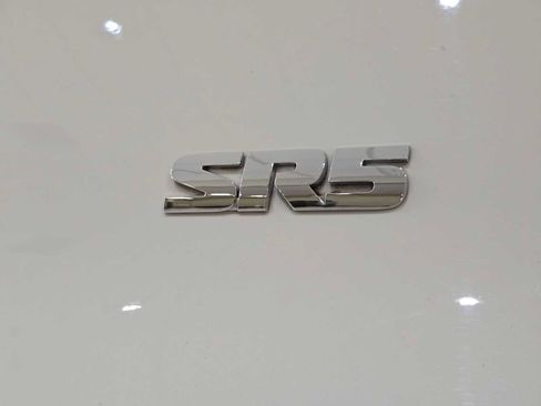 Certified 2022 Toyota 4Runner SR5 AWD/4WD image 7