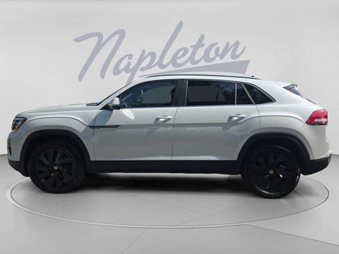New 2026 Volkswagen Atlas Cross Sport SE FWD image 4