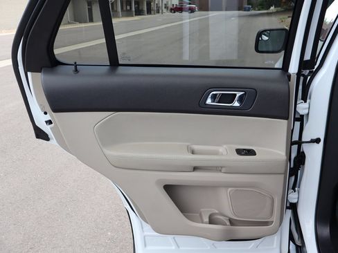 Used 2015 Ford Explorer 4WD image 25