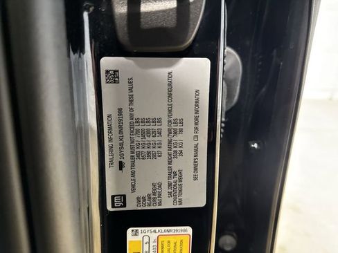 Certified 2022 Cadillac Escalade ESV Premium Luxury w/ Performance Package image 35