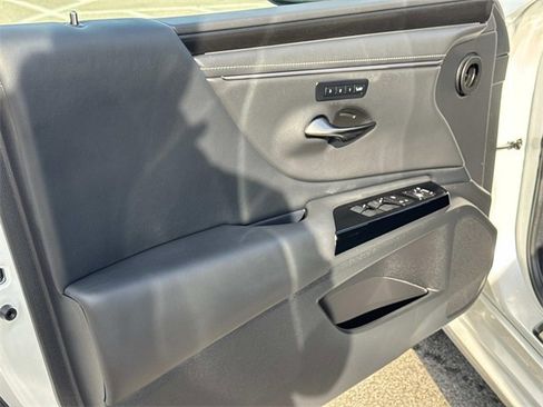 Certified 2025 Lexus ES 350 w/ Premium Package image 17