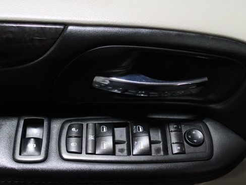 Used 2017 Dodge Grand Caravan SE w/ Power Window Group FWD image 16