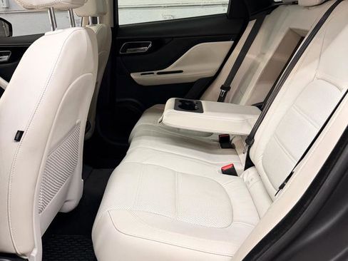 Used 2019 Jaguar F-PACE Prestige image 30