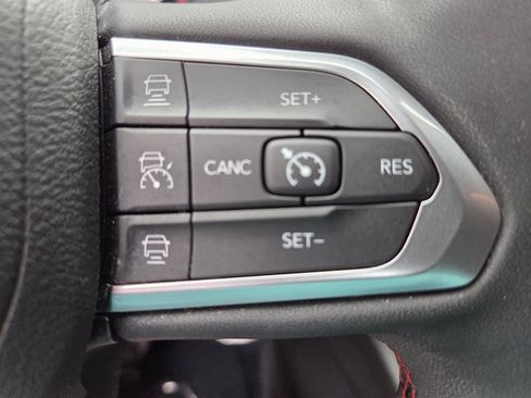 Used 2023 Jeep Compass Trailhawk w/ Trailhawk Convenience Group AWD/4WD image 17