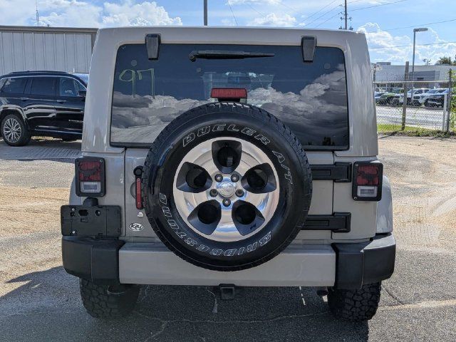 Used 2017 Jeep Wrangler Unlimited Sahara w/ Connectivity Group AWD/4WD image 5