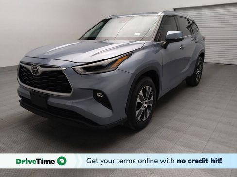 Used 2021 Toyota Highlander XLE image 1