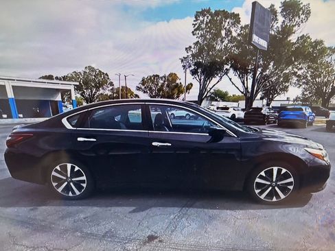 Used 2017 Nissan Altima 2.5 SR image 4