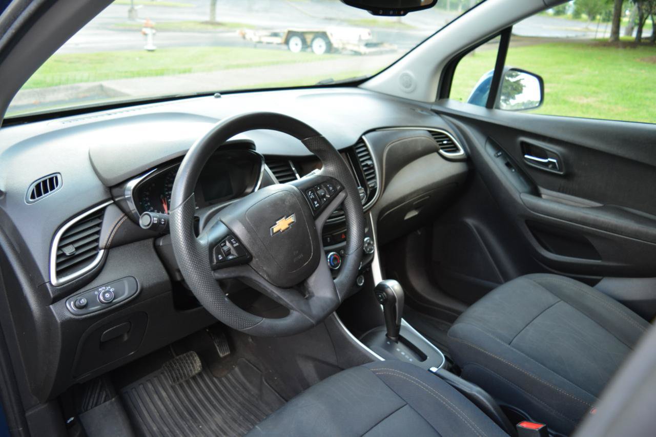 Used 2020 Chevrolet Trax LT FWD image 10
