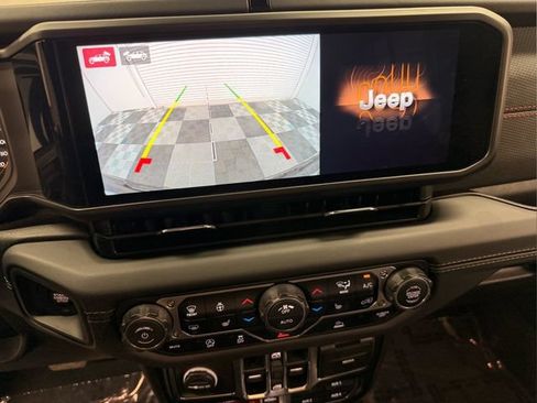 Used 2026 Jeep Wrangler Unlimited Rubicon w/ Technology Group AWD/4WD image 27