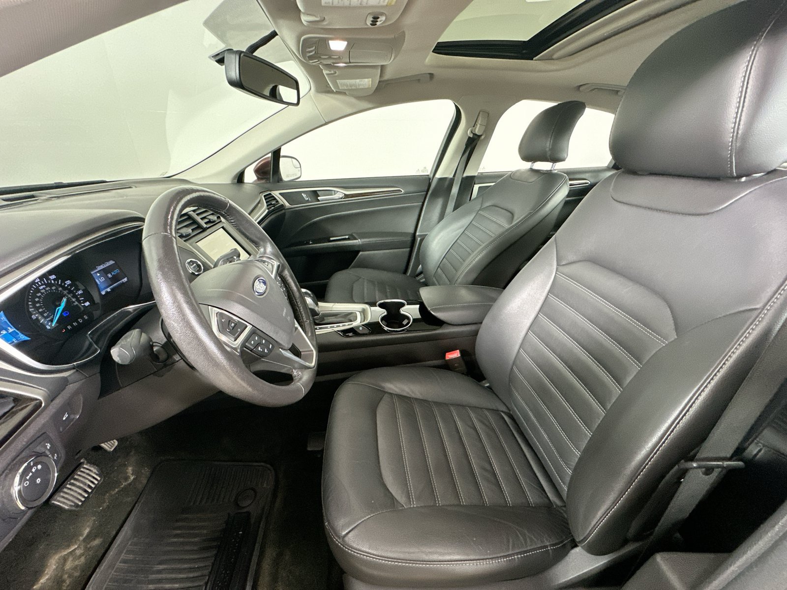 Used 2016 Ford Fusion SE w/ Equipment Group 202A AWD/4WD image 33