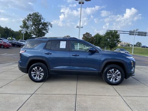 Used 2025 Chevrolet Equinox LT w/ Convenience Package II AWD/4WD image 14