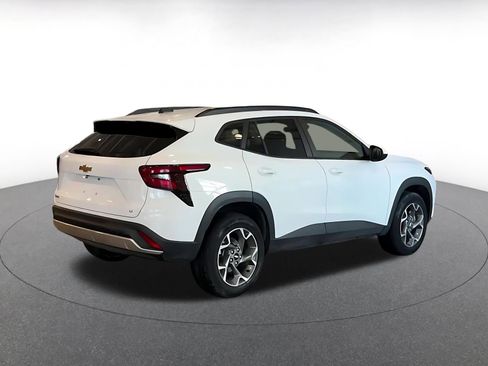 Used 2025 Chevrolet Trax LT w/ LT Convenience Package image 15