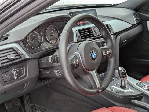 Used 2018 BMW 330i xDrive Sedan image 9