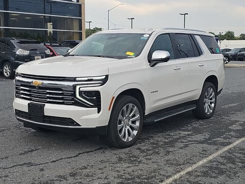 Used 2025 Chevrolet Tahoe Premier AWD/4WD image 16