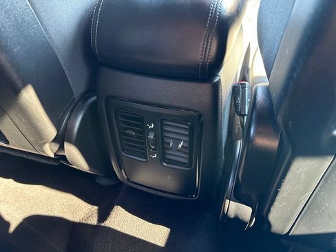 Used 2023 Dodge Durango SXT AWD/4WD image 27