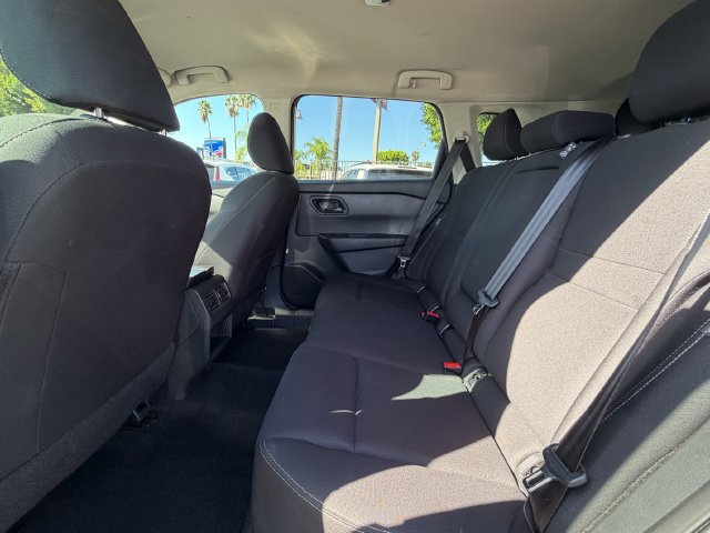 Used 2024 Nissan Rogue S AWD/4WD image 33