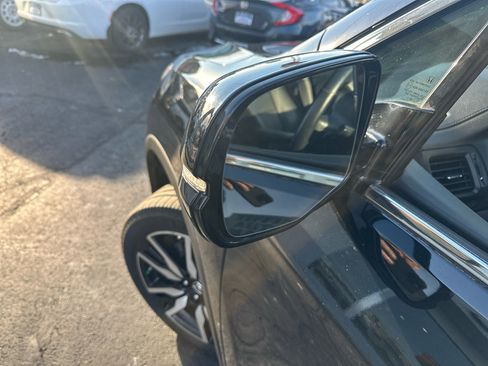 Used 2019 Honda Pilot Elite image 16