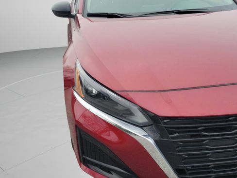 Used 2024 Nissan Altima 2.5 SV image 6