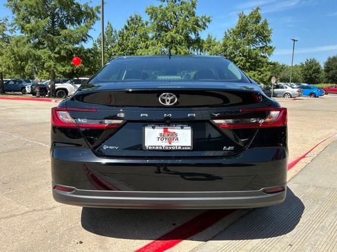 Used 2026 Toyota Camry LE FWD image 7