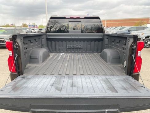 Used 2020 Chevrolet Silverado 1500 High Country w/ Technology Package AWD/4WD image 27